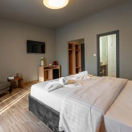 Esperia Hotel 4*