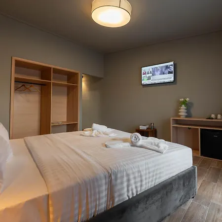 Esperia Hotel 4*